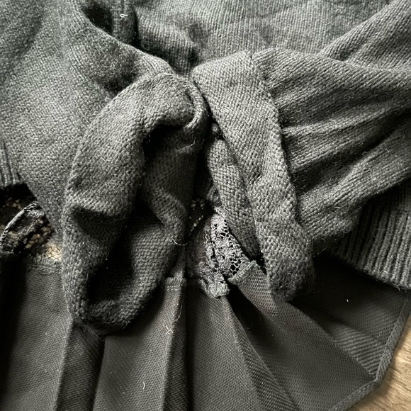 FRENCH CONNECTION black knit sweater with pleated back, lace detail - Picture 11 of 13